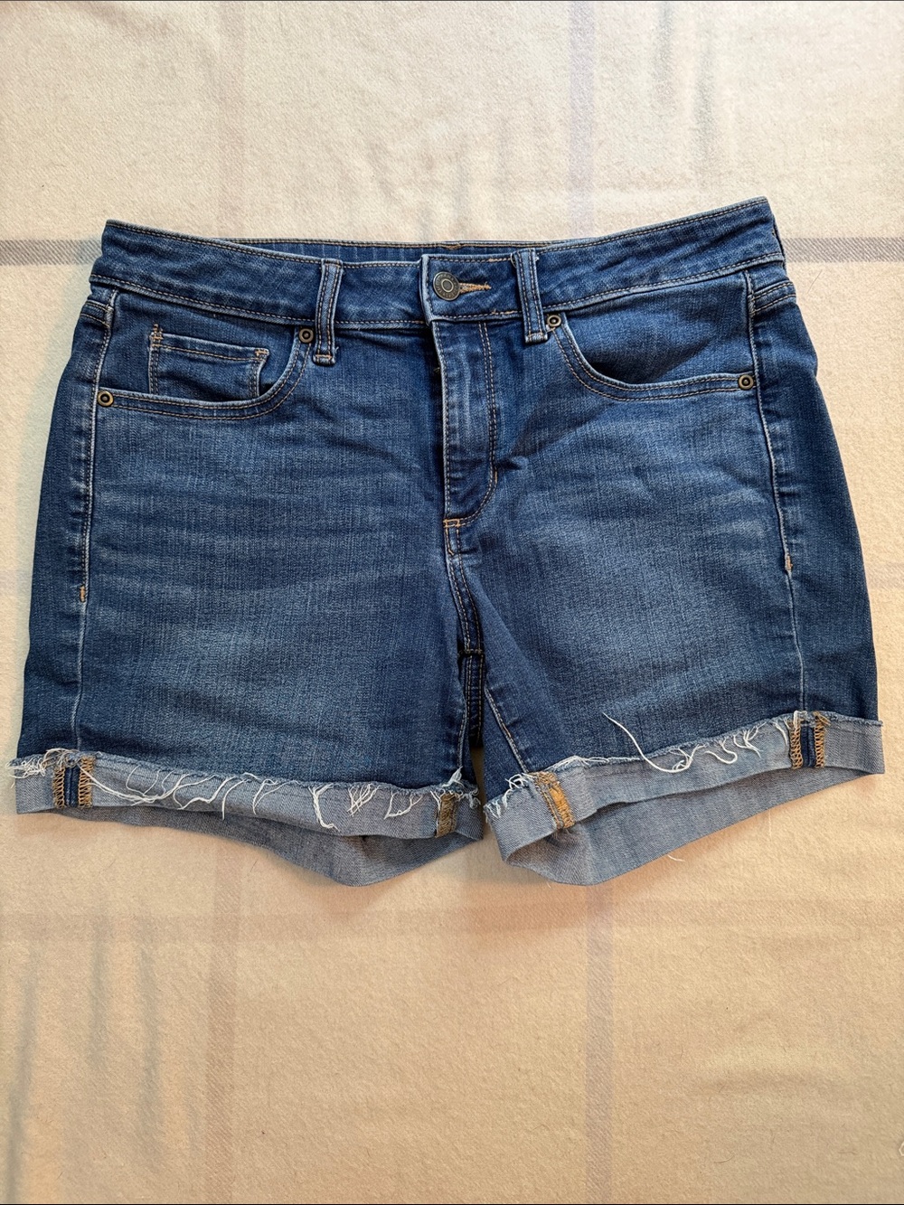 Classic Blue Denim Roll-Cuff Women's Shorts Size 8
